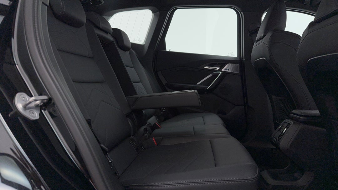 2023 BMW X1 Sdrive18i, Automatic, 8652 km, Right Side Rear Door Cabin View