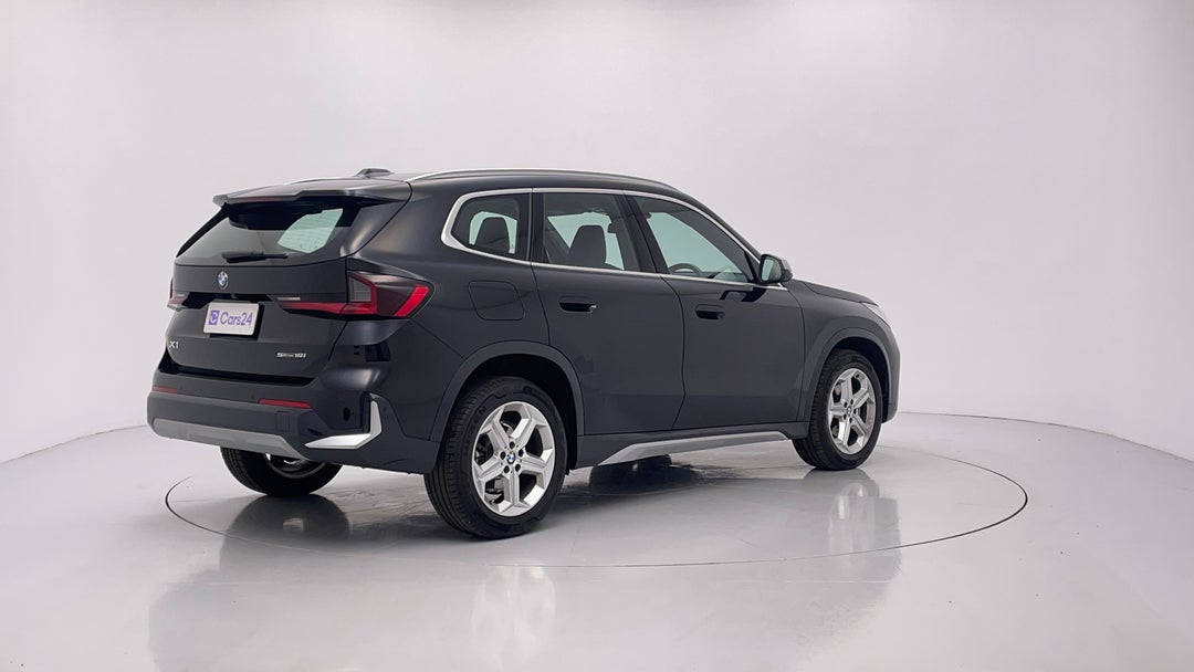 2023 BMW X1 Sdrive18i, Automatic, 8652 km, Right Back Diagonal (45- Degree) View