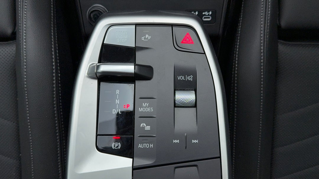 2023 BMW X1 Sdrive18i, Automatic, 8652 km, Gear Lever 