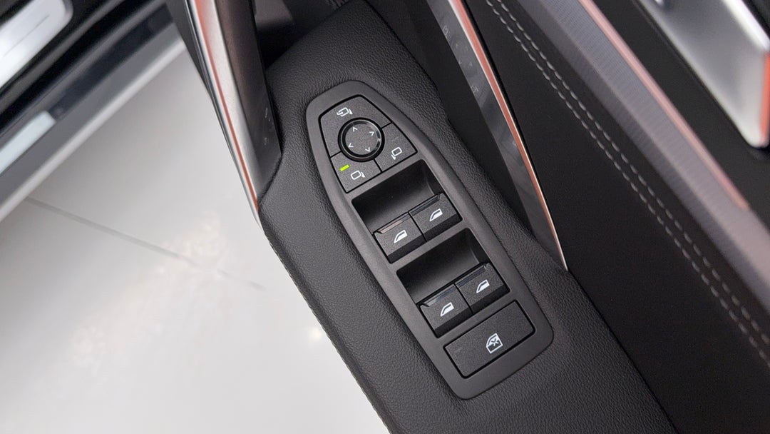 2023 BMW X1 Sdrive18i, Automatic, 8652 km, Drivers Side Door Panel Controls