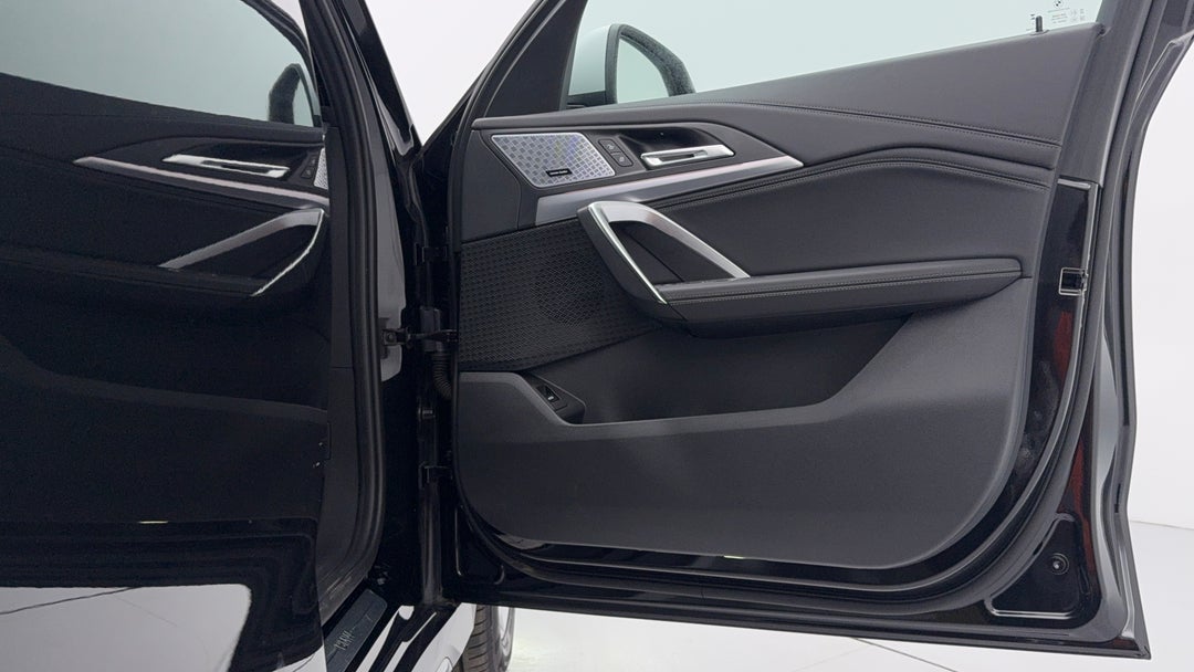 2023 BMW X1 Sdrive18i, Automatic, 8652 km, Speaker View