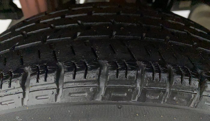 2015 Maruti Alto K10 VXI P, Petrol, Manual, 42,201 km, Right Rear Tyre Tread