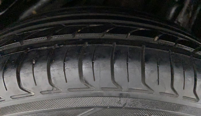 2014 Honda Amaze 1.2 SMT I VTEC, Petrol, Manual, 68,882 km, Right Front Tyre Tread