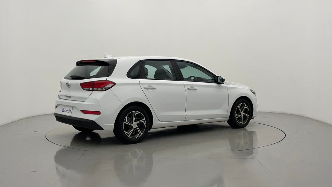 Right Back Diagonal (45- Degree) View