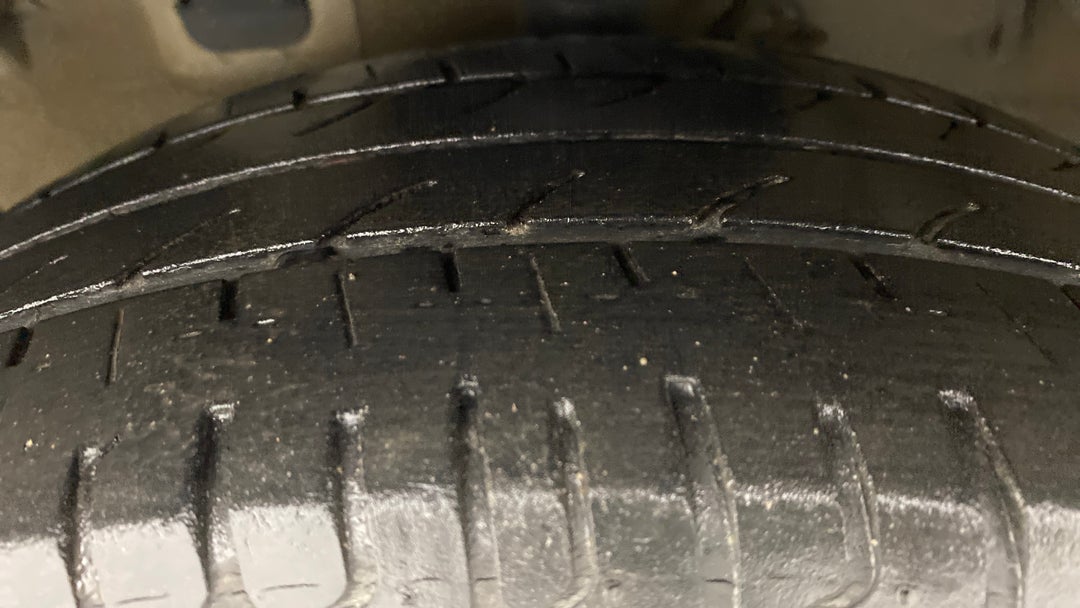 Left Front Tyre Tread