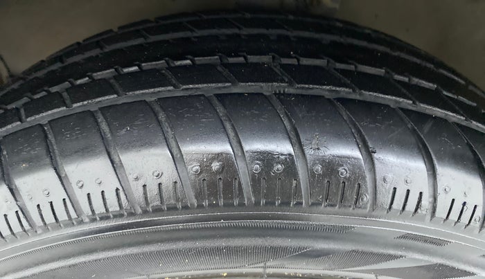2018 Maruti Celerio VXI d, Petrol, Manual, 72,190 km, Left Front Tyre Tread