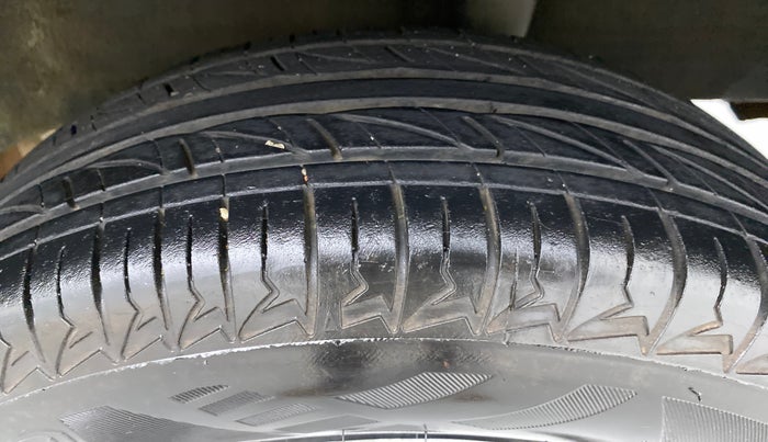 2016 Datsun Redi Go T (O), Petrol, Manual, 34,707 km, Left Rear Tyre Tread
