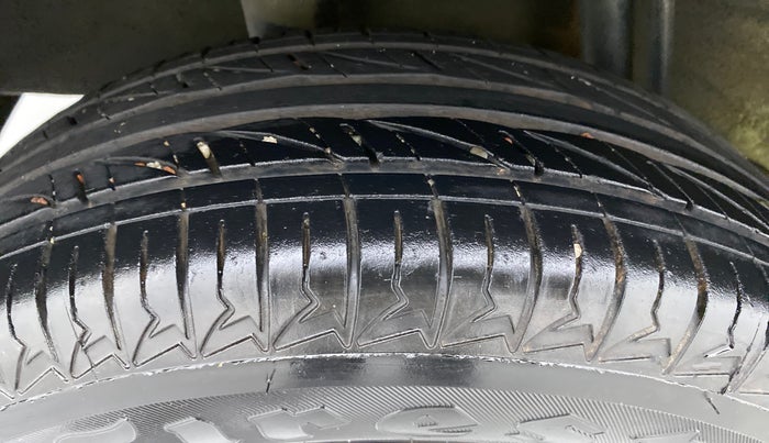 2016 Datsun Redi Go T (O), Petrol, Manual, 34,707 km, Right Rear Tyre Tread