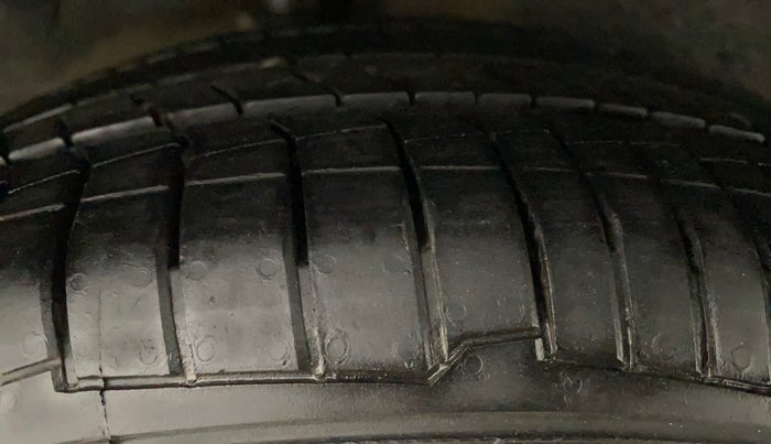 2015 Tata Zest XMS PETROL, Petrol, Manual, 55,204 km, Right Rear Tyre Tread