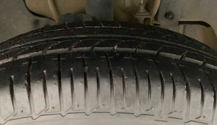 2018 Tata Tiago XM PETROL, Petrol, Manual, 39,925 km, Right Front Tyre Tread