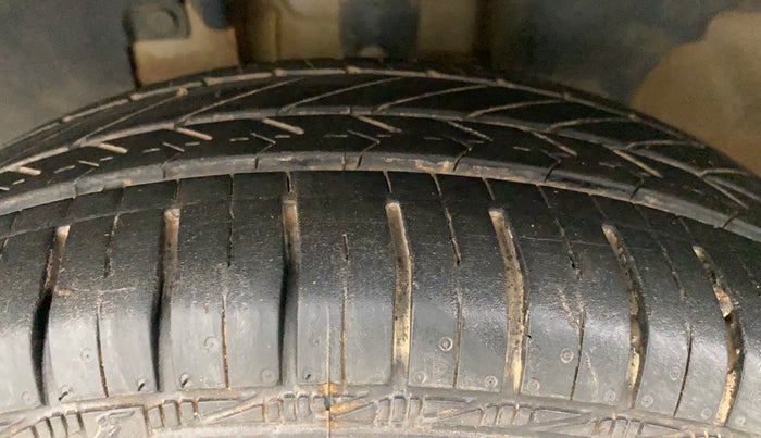 2019 Renault Kwid RXT 1.0 (O), Petrol, Manual, 60,046 km, Left Front Tyre Tread