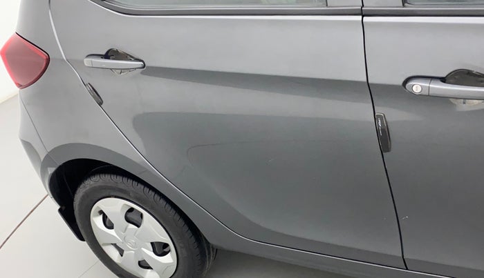 2022 Tata Tiago XT CNG, CNG, Manual, 10,436 km, Right rear door - Slightly rusted