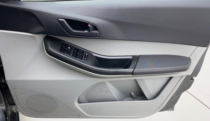 2022 Tata Tiago XT CNG, CNG, Manual, 10,436 km, Driver Side Door Panels Control
