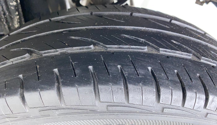 2011 Maruti Zen Estilo LXI, Petrol, Manual, 33,871 km, Left Rear Tyre Tread