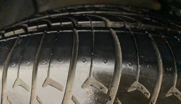 2014 Hyundai Xcent S (O) 1.2, Petrol, Manual, 36,733 km, Left Front Tyre Tread