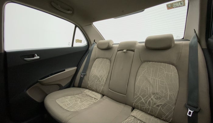 2014 Hyundai Xcent S (O) 1.2, Petrol, Manual, 36,733 km, Right Side Rear Door Cabin