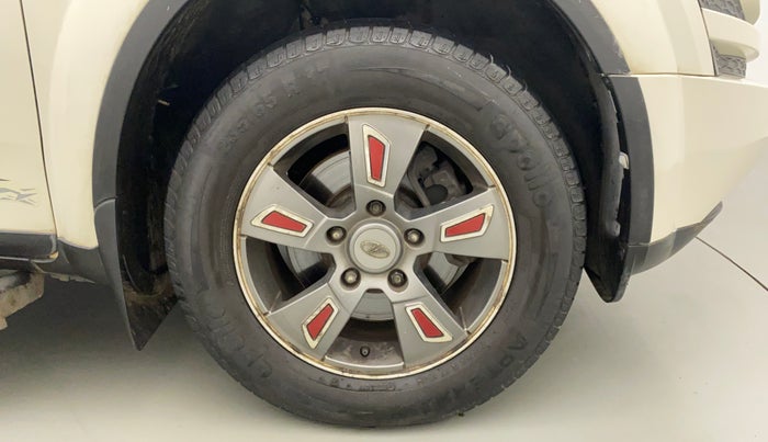 2014 Mahindra XUV500 W8, Diesel, Manual, 81,842 km, Right Front Wheel