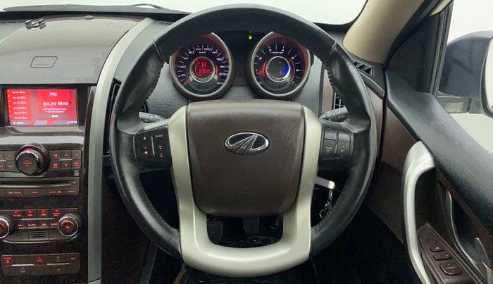 2014 Mahindra XUV500 W8, Diesel, Manual, 81,842 km, Steering Wheel Close Up