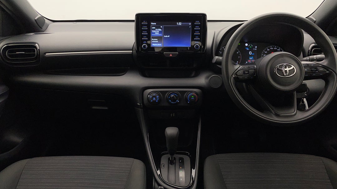 2022 Toyota Yaris Ascent Sport, Automatic, 32286 km, Dashboard View