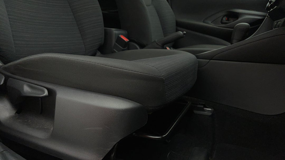 2022 Toyota Yaris Ascent Sport, Automatic, 32286 km, Drivers Side Adjustment Panel