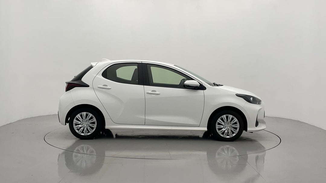 2022 Toyota Yaris Ascent Sport, Automatic, 32286 km, Right Side View