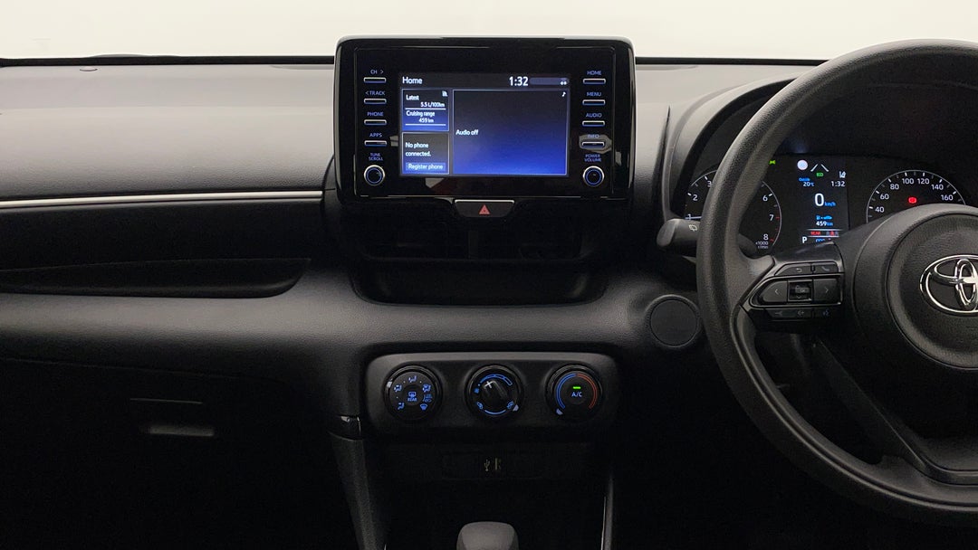 2022 Toyota Yaris Ascent Sport, Automatic, 32286 km, Infotainment System