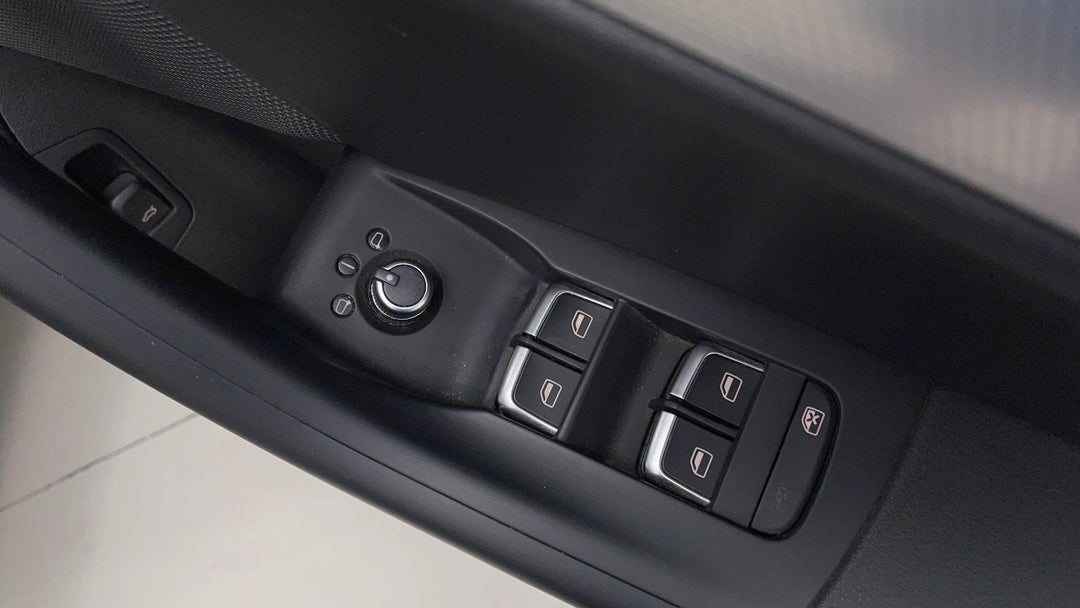 2018 Audi Q3 1.4 Tfsi (110kw), Automatic, 108021 km, Drivers Side Door Panel Controls