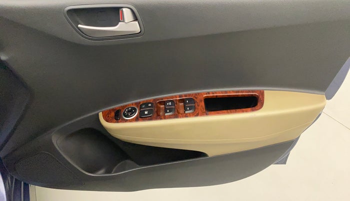 2015 Hyundai Xcent S 1.2, Petrol, Manual, 25,775 km, Driver Side Door Panels Control