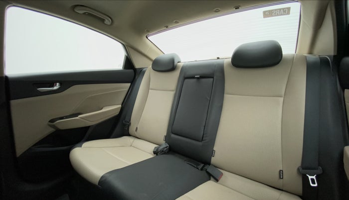 2022 Hyundai Verna SX (O)1.5 VTVT, Petrol, Manual, 13,694 km, Right Side Rear Door Cabin