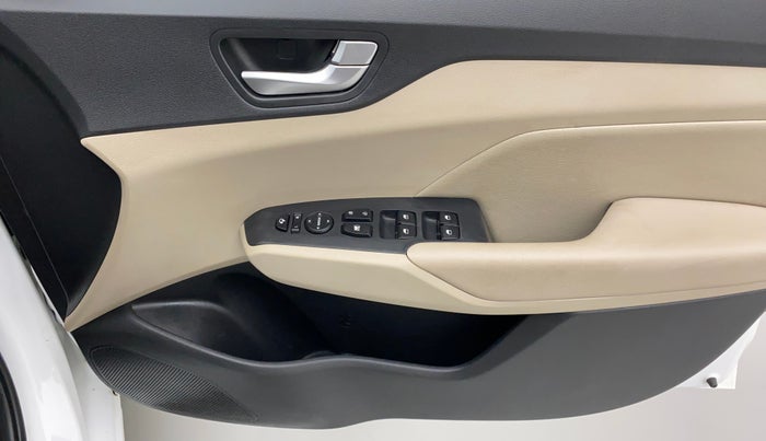2022 Hyundai Verna SX (O) 1.5 VTVT IVT, Petrol, Automatic, 13,558 km, Driver Side Door Panels Control