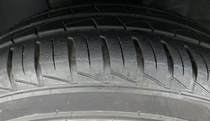 2021 Datsun Redi Go T, Petrol, Manual, 3,367 km, Left Front Tyre Tread