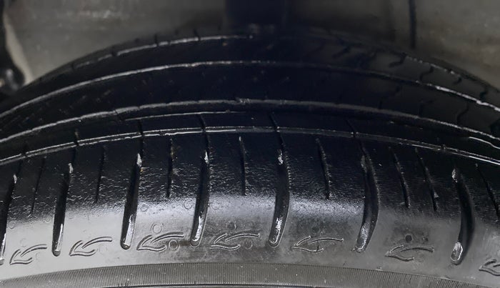 2020 Hyundai AURA SX (O) MT, Petrol, Manual, 32,578 km, Right Rear Tyre Tread