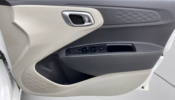 2020 Hyundai AURA SX (O) MT, Petrol, Manual, 32,578 km, Driver Side Door Panels Control