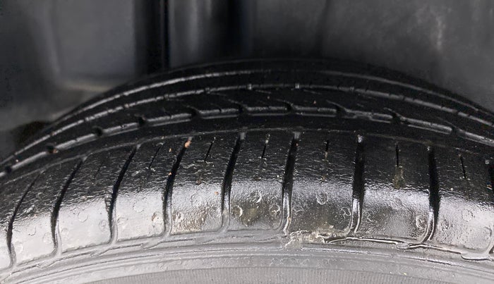 2019 Maruti Ciaz ALPHA 1.5 SHVS PETROL, Petrol, Manual, 29,650 km, Right Rear Tyre Tread