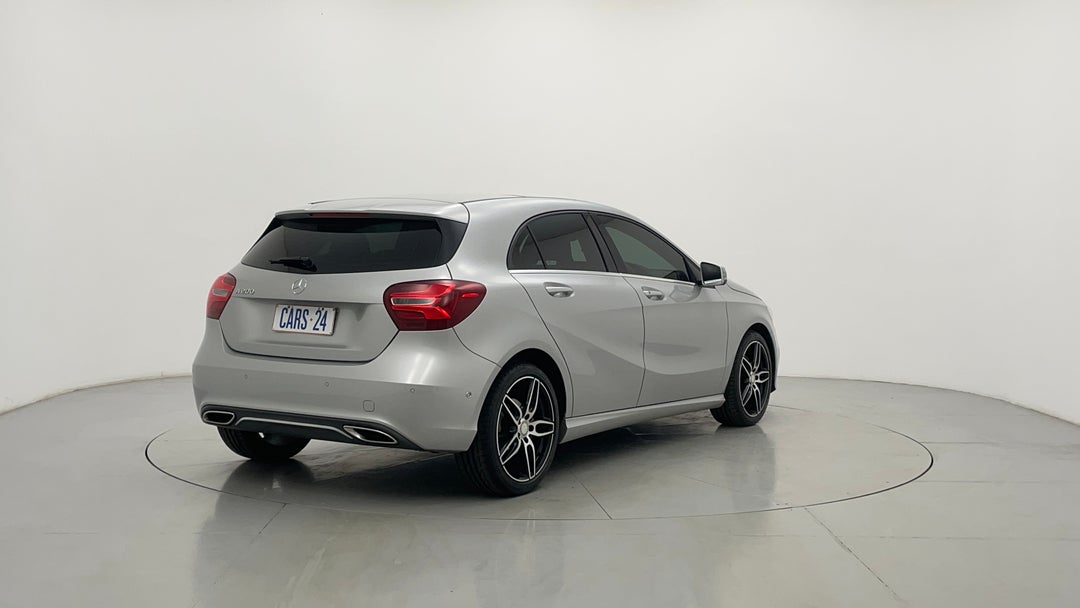 Right Back Diagonal (45- Degree) View