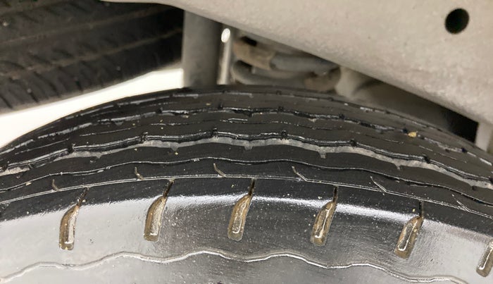 2017 Maruti Eeco 5 STR WITH A/C+HTR, Petrol, Manual, 72,378 km, Right Rear Tyre Tread