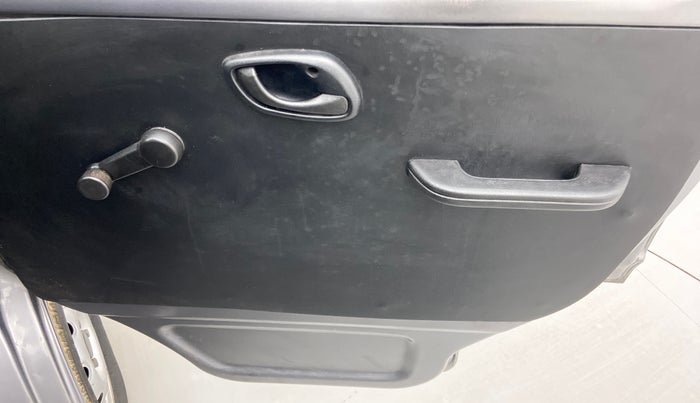 2017 Maruti Eeco 5 STR WITH A/C+HTR, Petrol, Manual, 72,378 km, Driver Side Door Panels Control