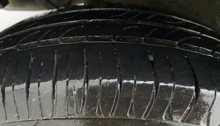 2014 Maruti Wagon R Stingray VXI, Petrol, Manual, 32,817 km, Right Rear Tyre Tread