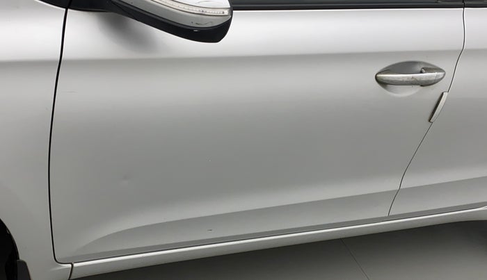 2017 Hyundai Elite i20 SPORTZ 1.2, Petrol, Manual, 1,12,336 km, Front passenger door - Slightly dented