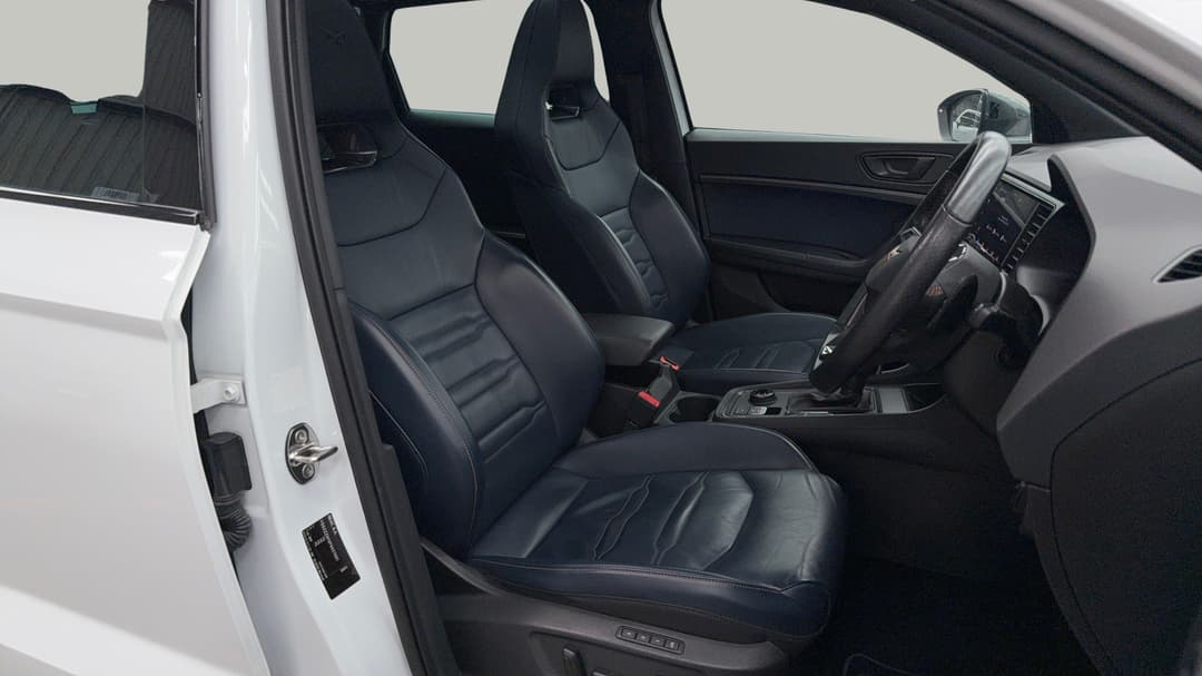 2022 Cupra Ateca Vzx, Automatic, 52525 km, Right Side Front Door Cabin View