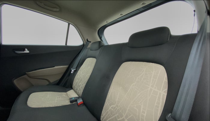 2016 Hyundai Grand i10 SPORTZ 1.2 KAPPA VTVT, Petrol, Manual, 63,132 km, Right Side Rear Door Cabin