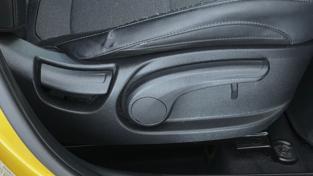 2020 Kia Seltos Sport+ (FWD), Automatic, 99663 km, Drivers Side Adjustment Panel