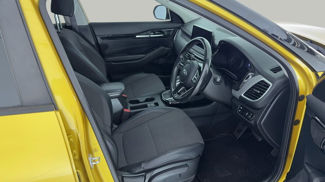 2020 Kia Seltos Sport+ (FWD), Automatic, 99663 km, Right Side Front Door Cabin View