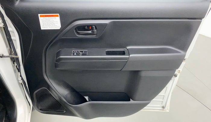 2020 Maruti New Wagon-R LXI CNG 1.0 L, CNG, Manual, 28,195 km, Driver Side Door Panels Control