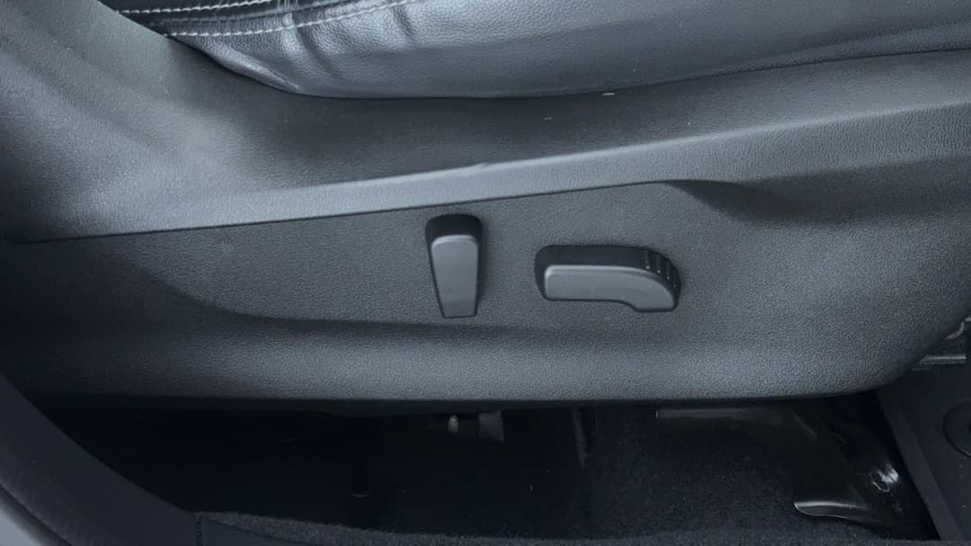 2019 Subaru Forester 2.5i-s (AWD), Automatic, 76430 km, Drivers Side Adjustment Panel