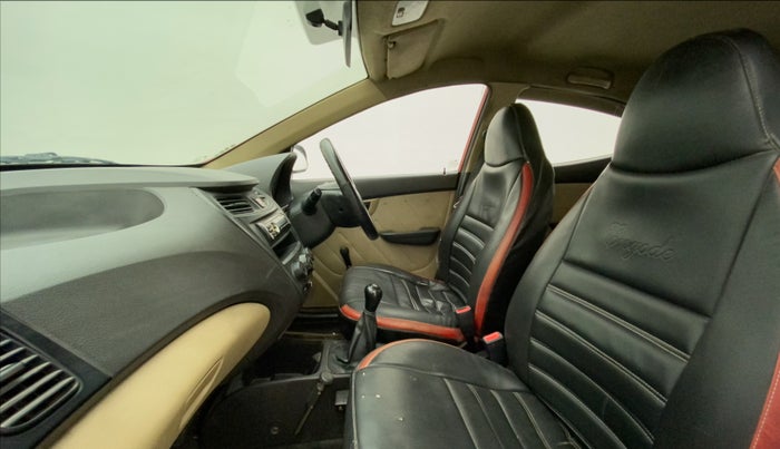 2014 Hyundai Eon D-LITE+, Petrol, Manual, 64,828 km, Right Side Front Door Cabin