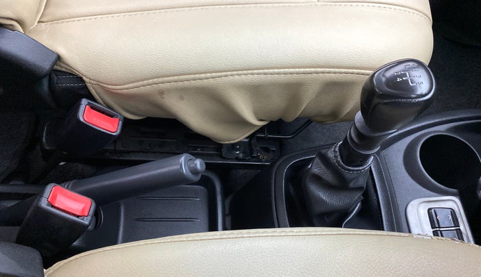 2017 Datsun Redi Go S 1.0, Petrol, Manual, 64,902 km, Gear Lever