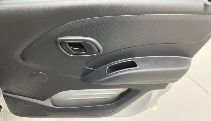 2017 Datsun Redi Go S 1.0, Petrol, Manual, 64,902 km, Driver Side Door Panels Control