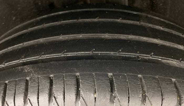 2017 Maruti Vitara Brezza ZDI PLUS, Diesel, Manual, 46,959 km, Left Rear Tyre Tread