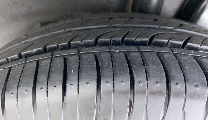 2017 Hyundai Xcent E PLUS, Petrol, Manual, 48,237 km, Left Rear Tyre Tread